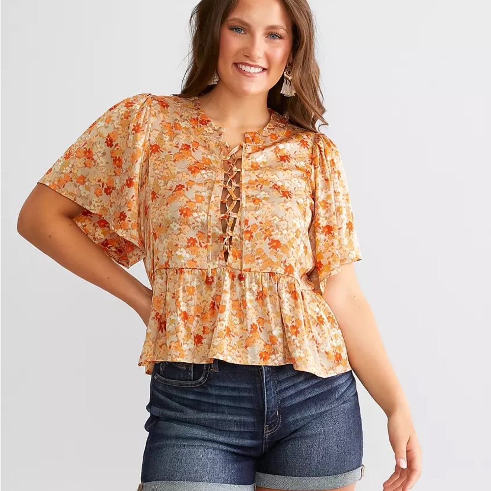 Buckle daytrip Floral Satin Peplum Top